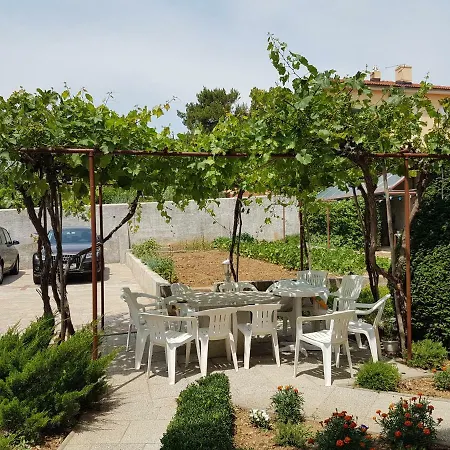 & Three Angels 3* Башка