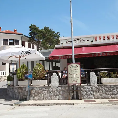 Apartment&rooms Three Angels Baška