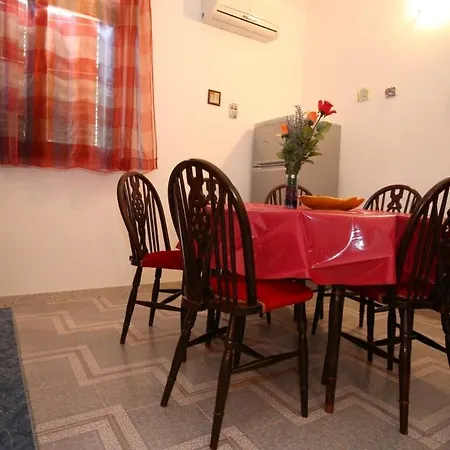 Gasthuis & Three Angels Baška