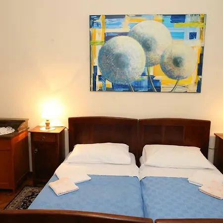 & Three Angels Casa de hóspedes Baška