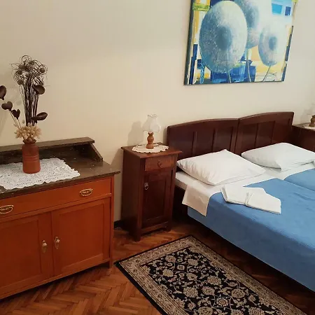 & Three Angels Gasthuis