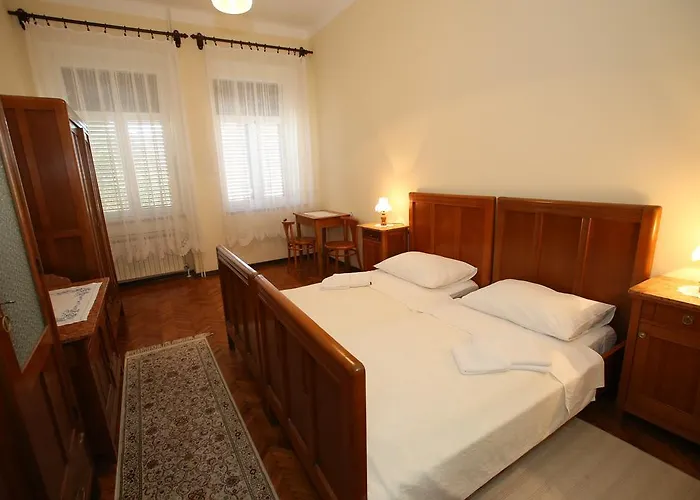 招待所 & Three Angels 巴斯卡