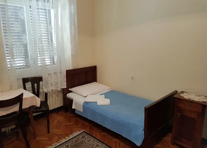 招待所 & Three Angels 3*