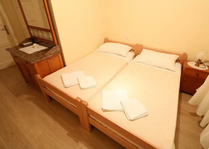 & Three Angels 3* 巴斯卡