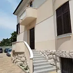 Apartment&rooms Three Angels 3*
